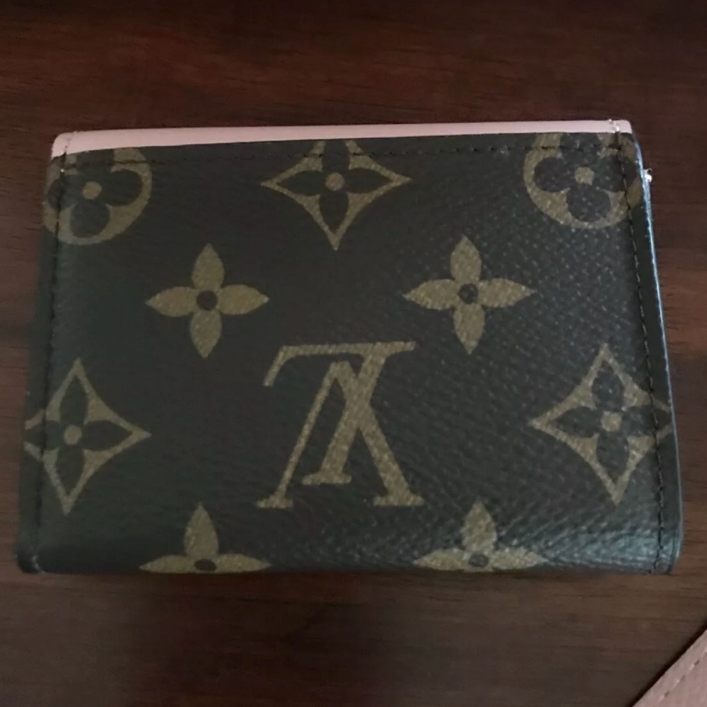 SOLD❌ Vuitton Zoe Pink Mono wallet - Picture 6 of 6